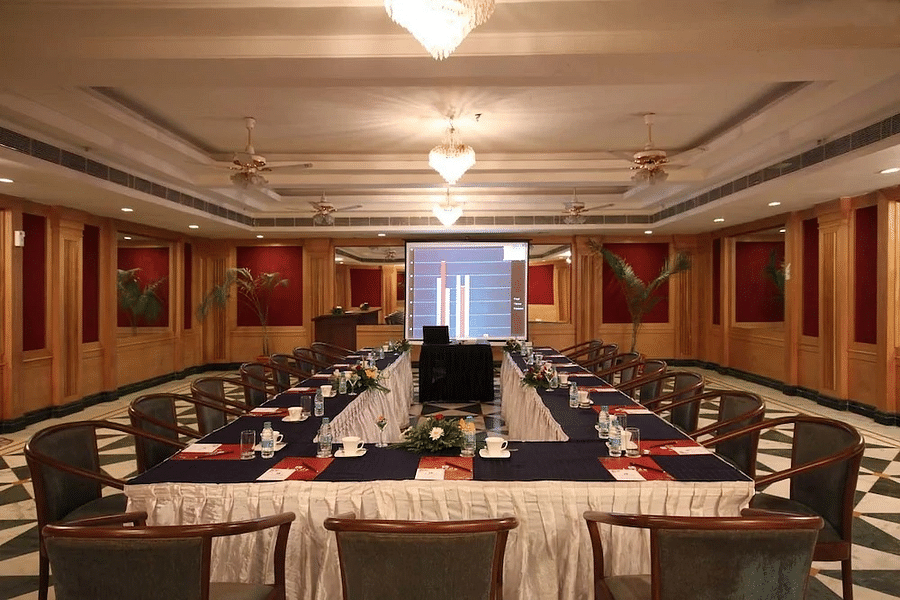 alt-text Banquet Hall | Renest Gandhidham | Gujarat 